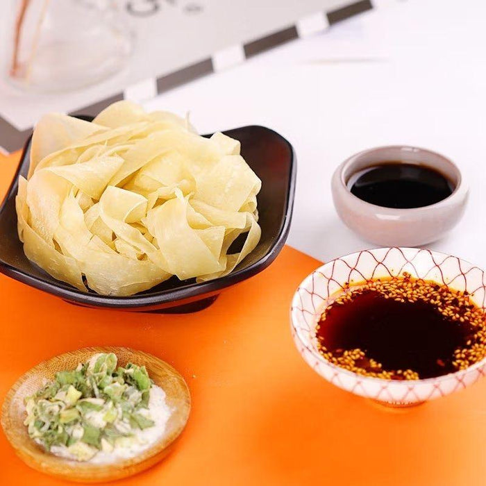 A’Kuan Chili Oil (Hot and Sour) Flavor Instant Noodles.